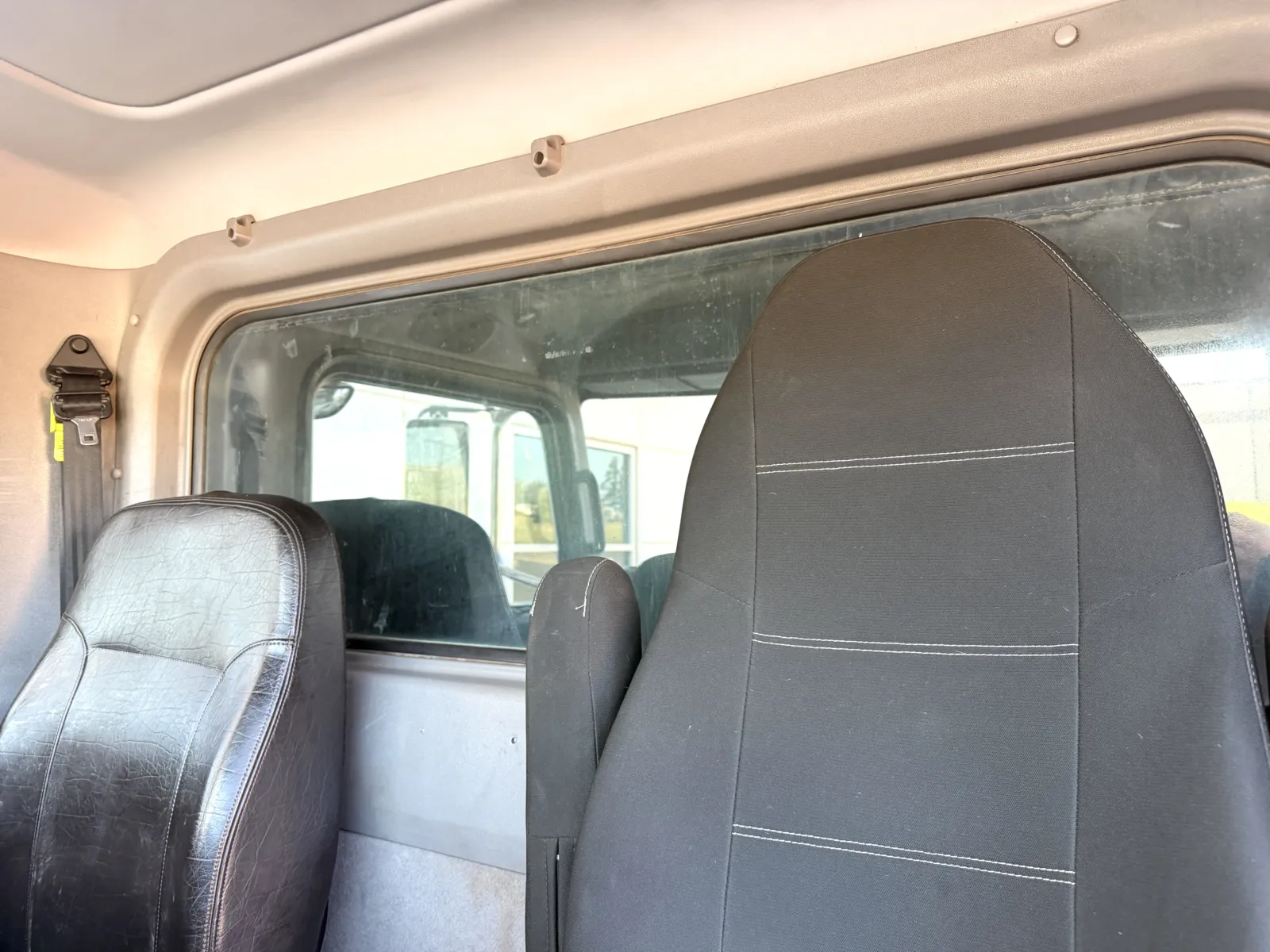 2016 Peterbilt - image 21