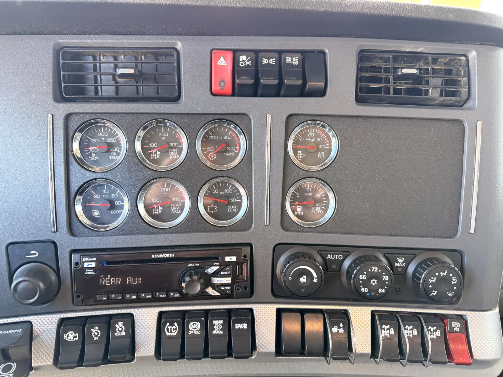 2020 Kenworth T880 - image 19