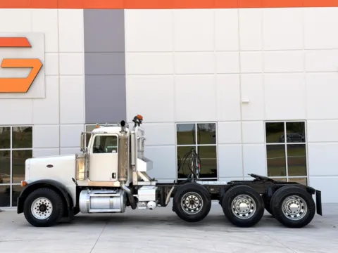More photos of 2006 PETERBILT 379 at Forge Truck Centers - South Carolina, SC