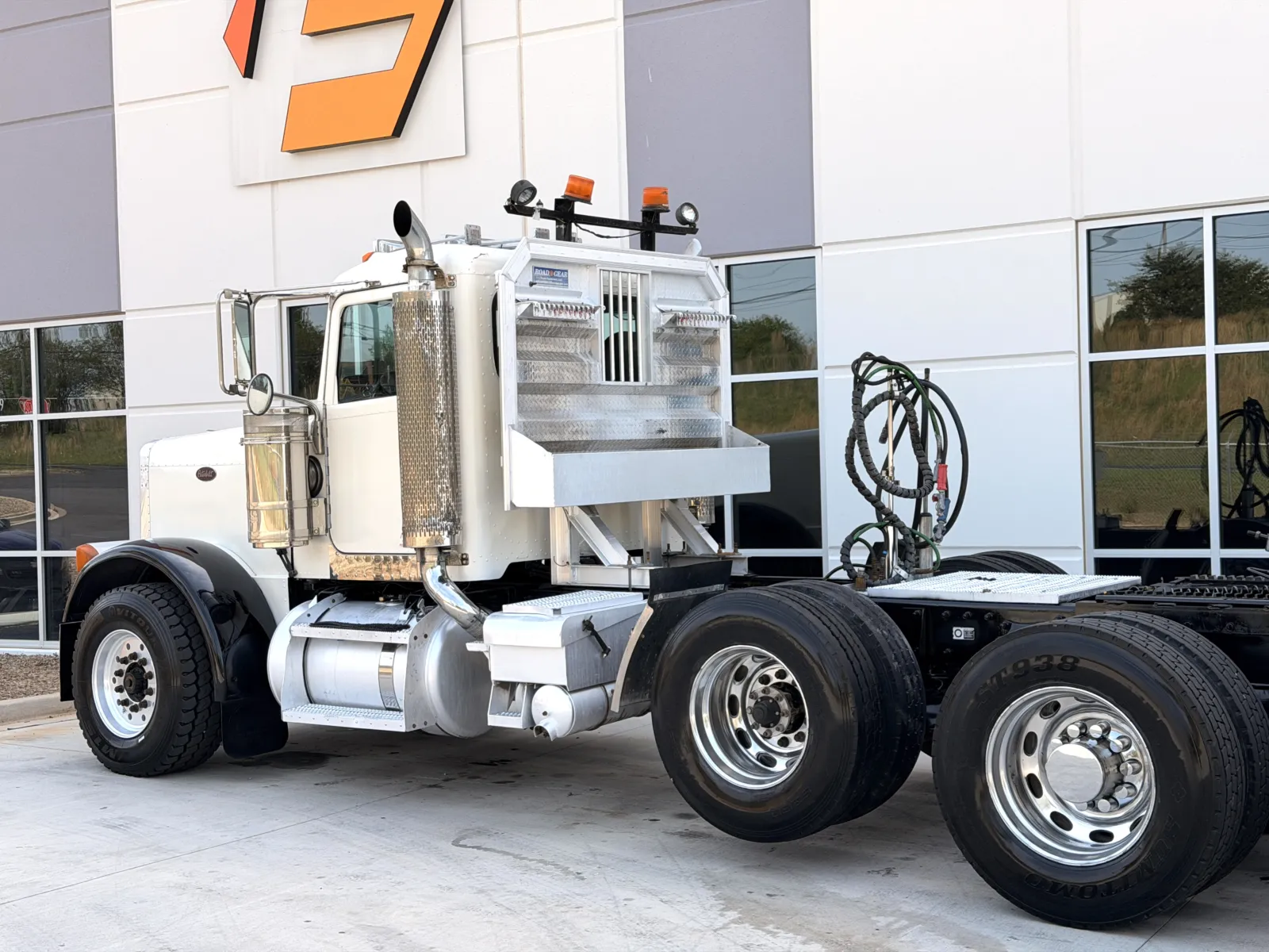 2006 Peterbilt - image 8