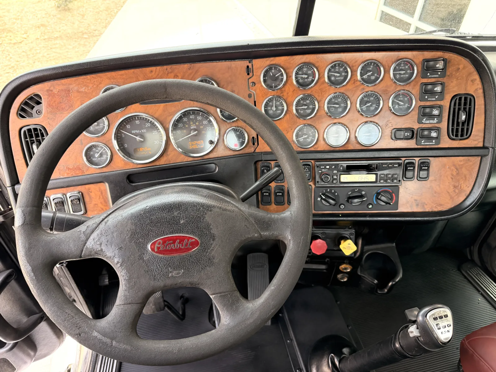 2006 Peterbilt - image 16