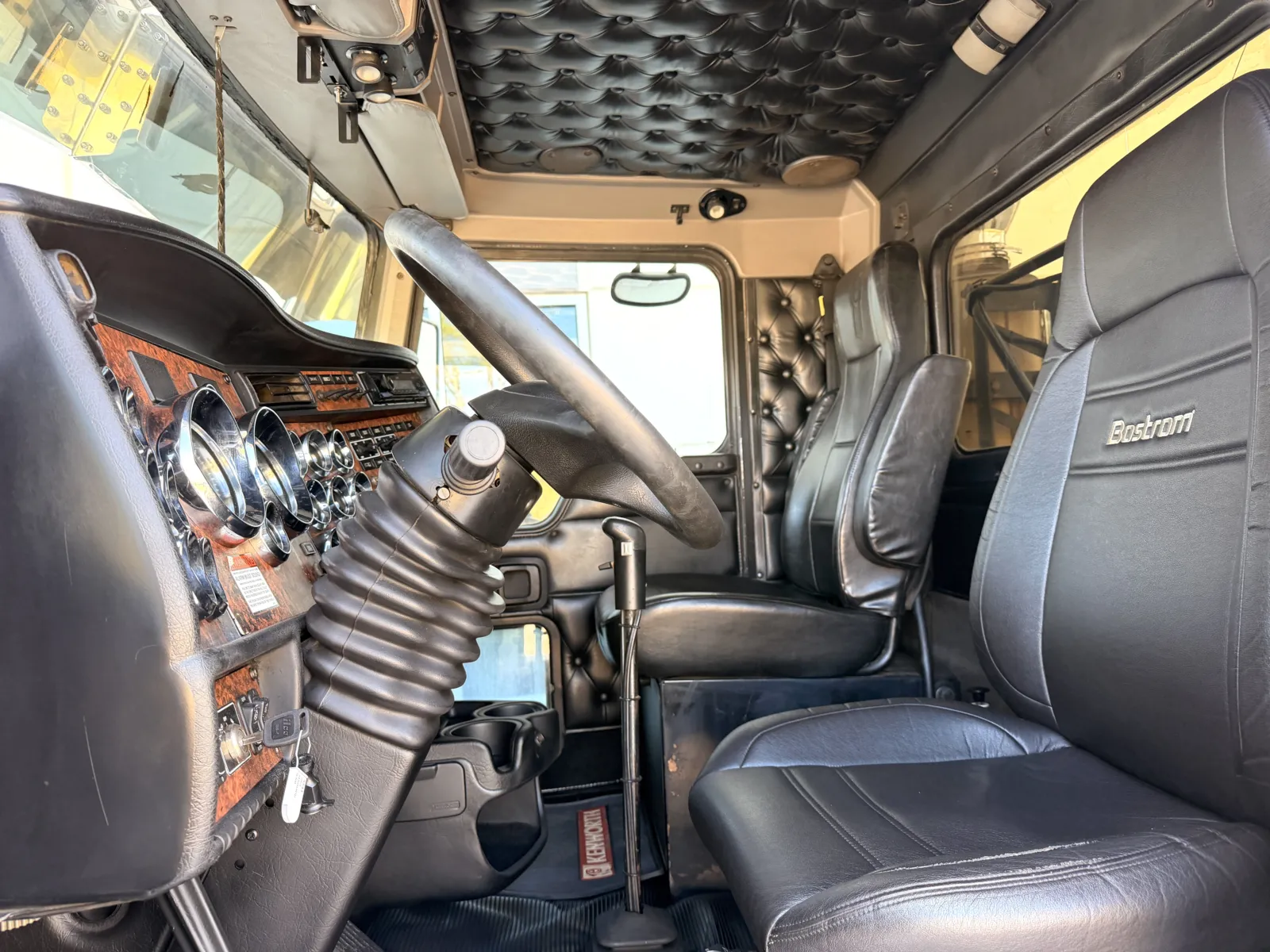 2005 Kenworth W900 - image 14