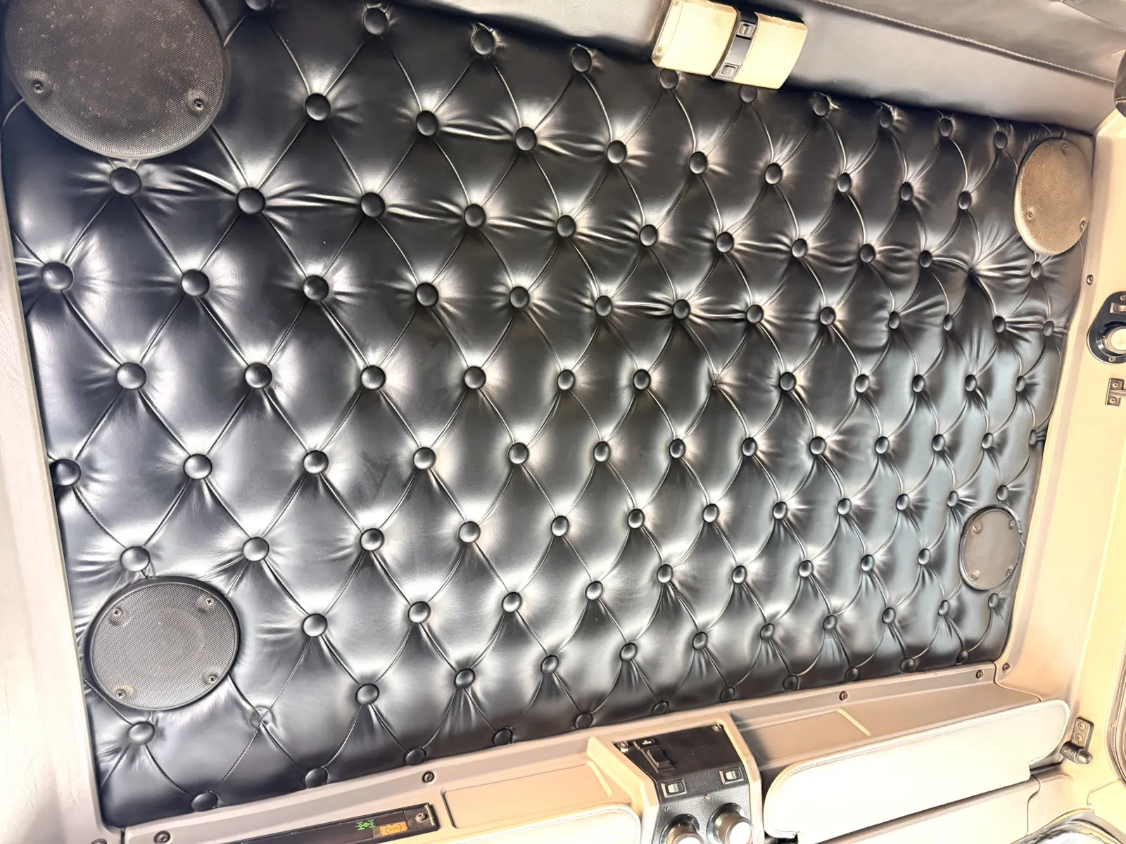 2005 Kenworth W900 - image 21