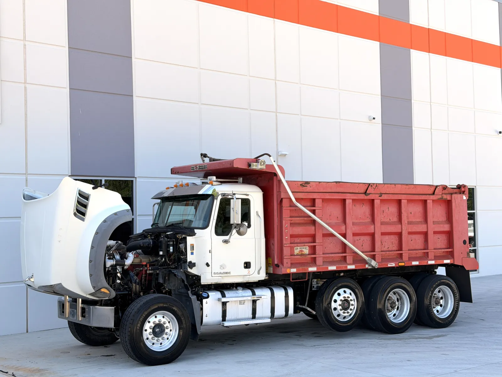 2017 Mack - image 11