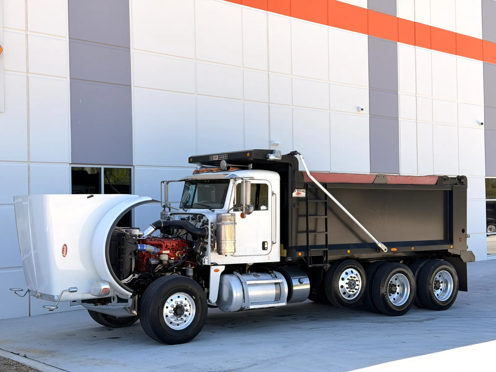 2016 Peterbilt - image 11