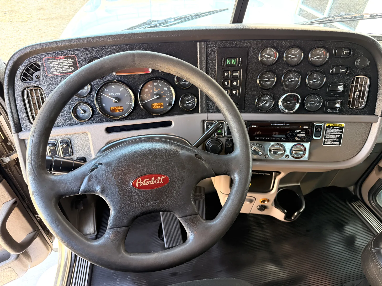 2016 Peterbilt - image 17