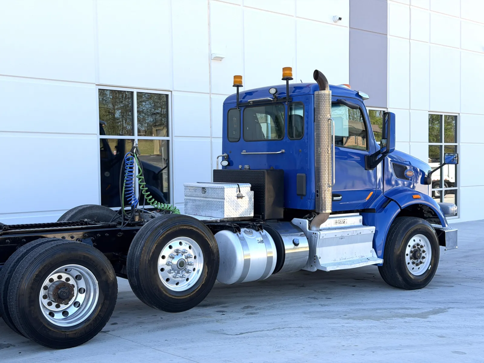 2016 Peterbilt 567 - image 7