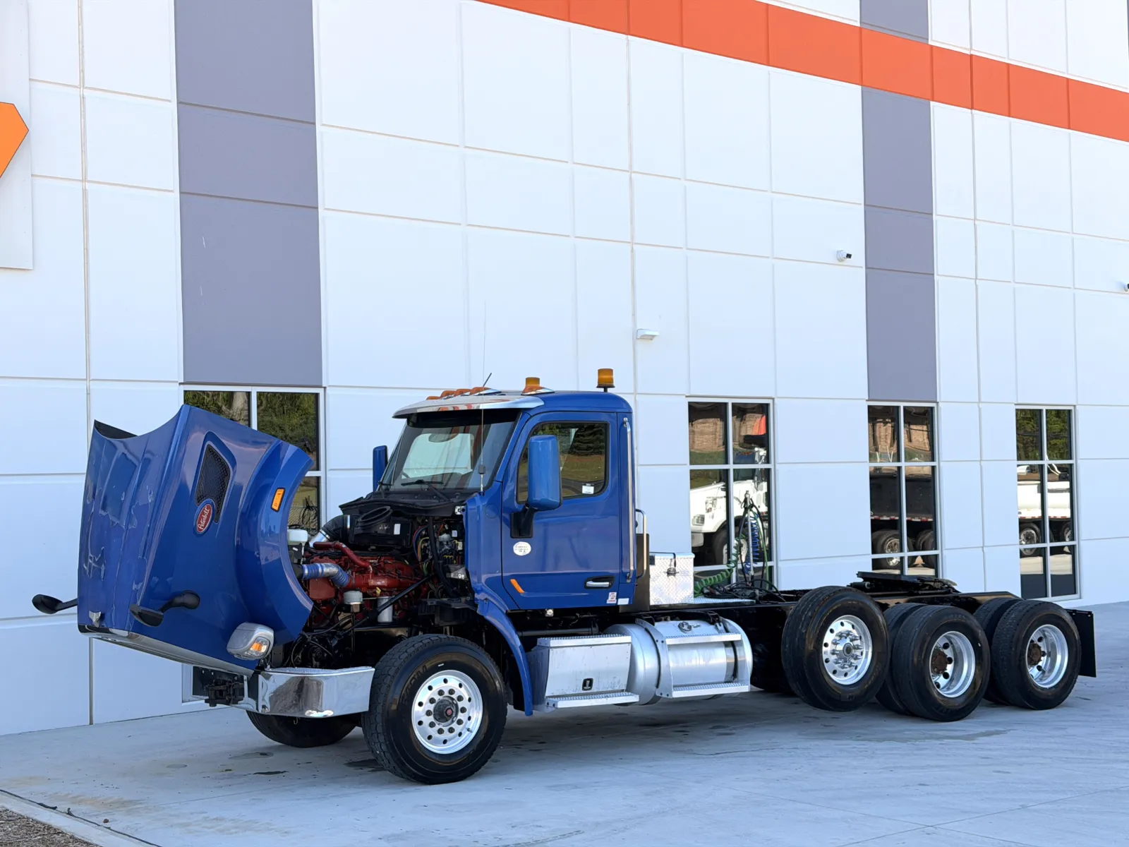 2016 Peterbilt 567 - image 10