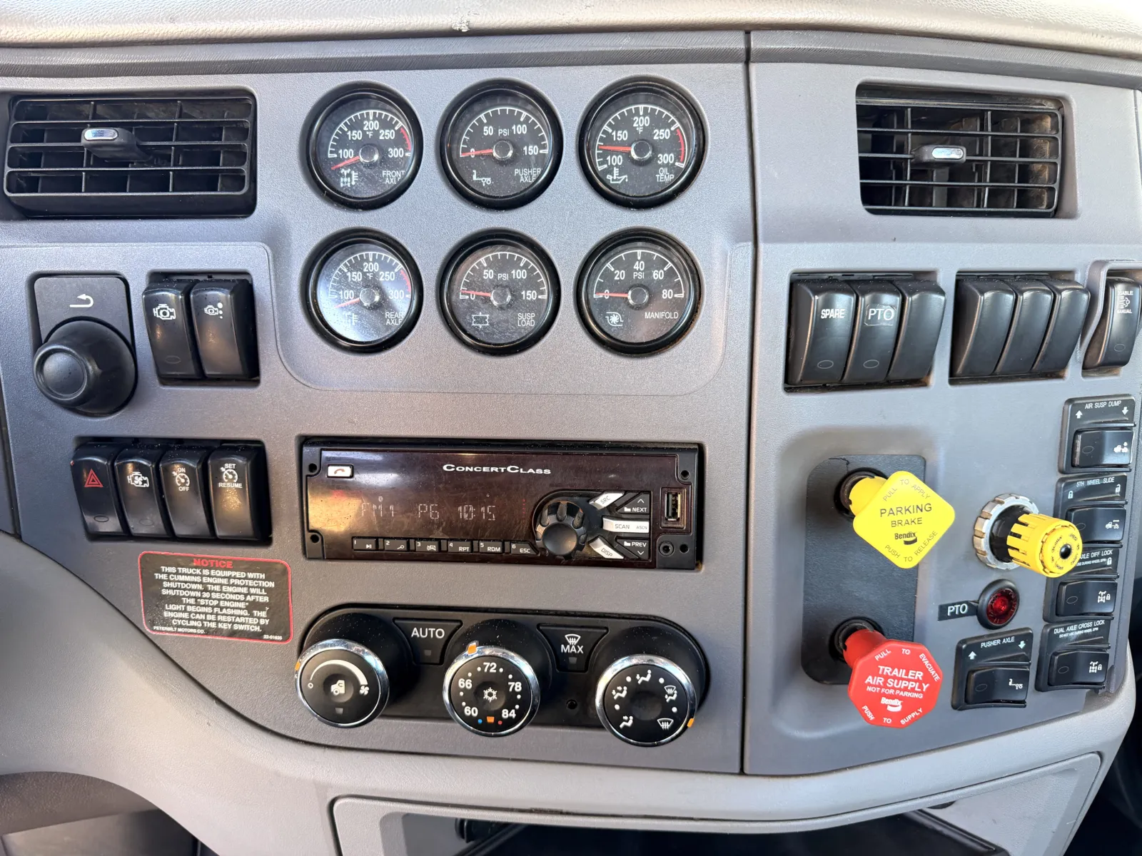 2016 Peterbilt 567 - image 18