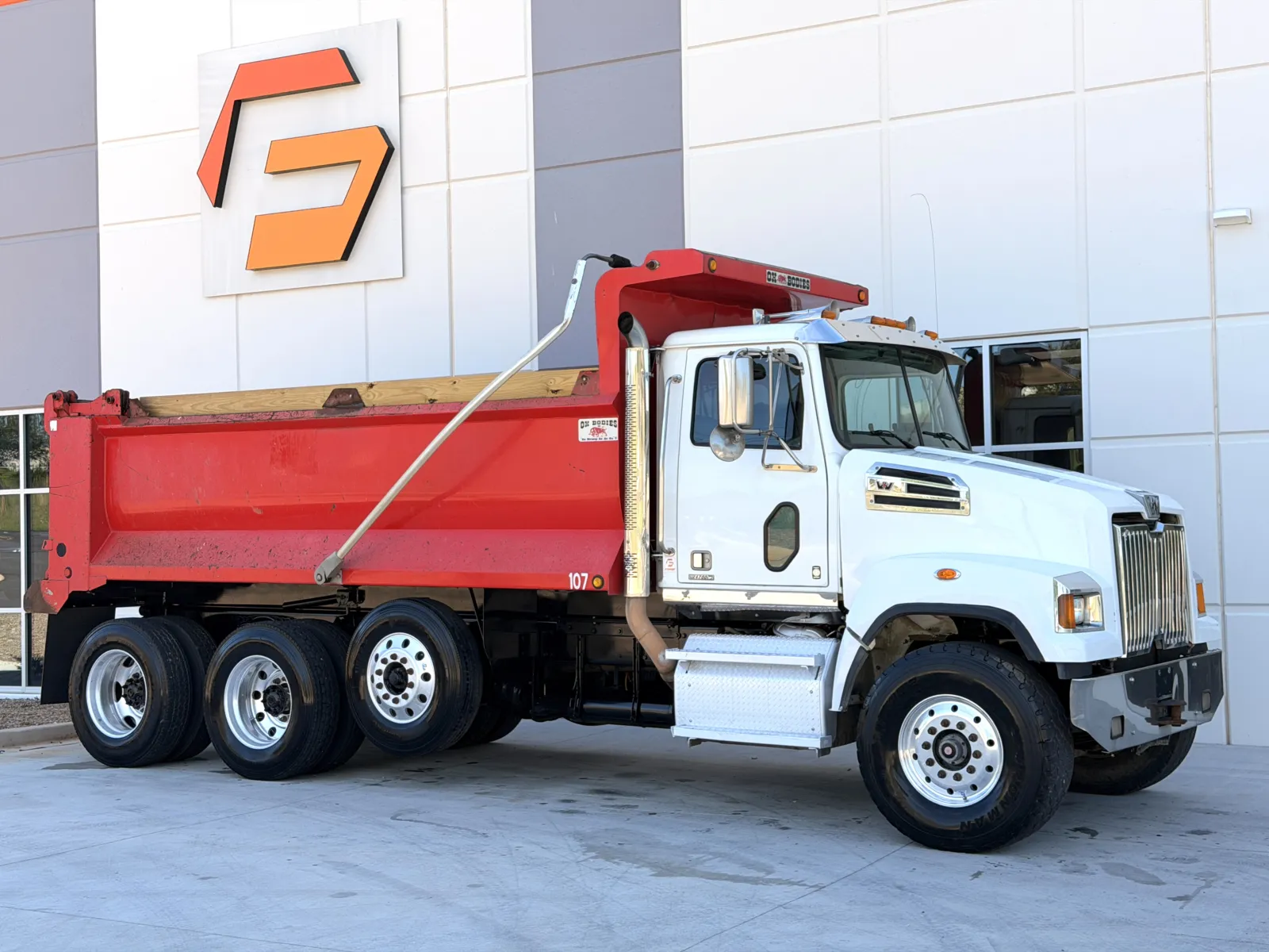 2018 Western Star 4700 - image 2