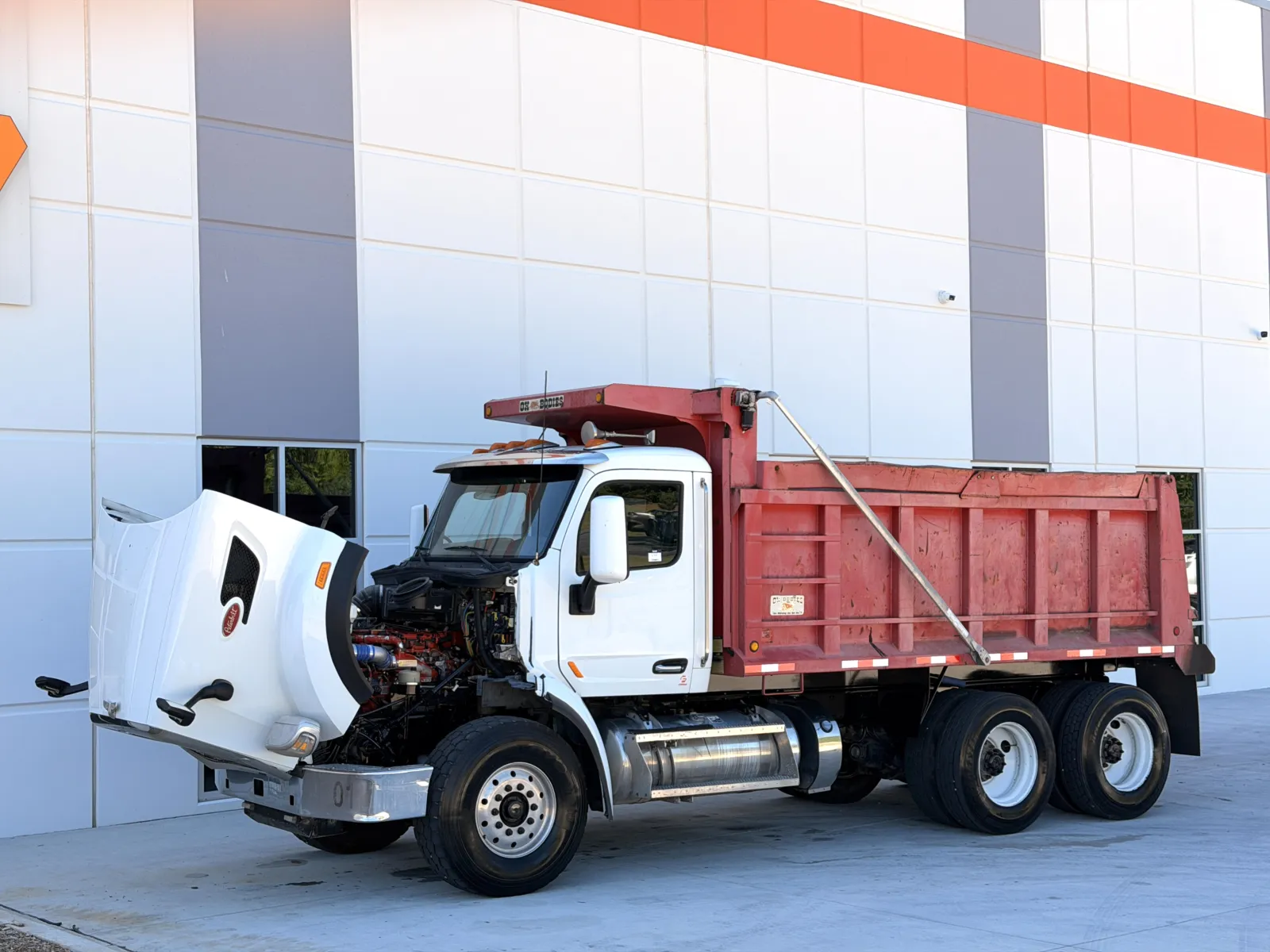 2016 Peterbilt 567 - image 11