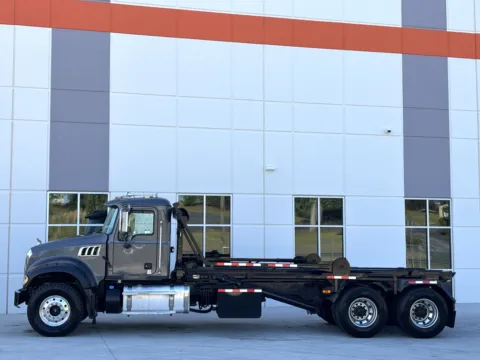 More photos of 2016 MACK GU713 at Forge Truck Centers - South Carolina, SC