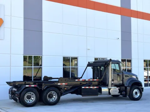 More photos of 2016 MACK GU713 at Forge Truck Centers - South Carolina, SC