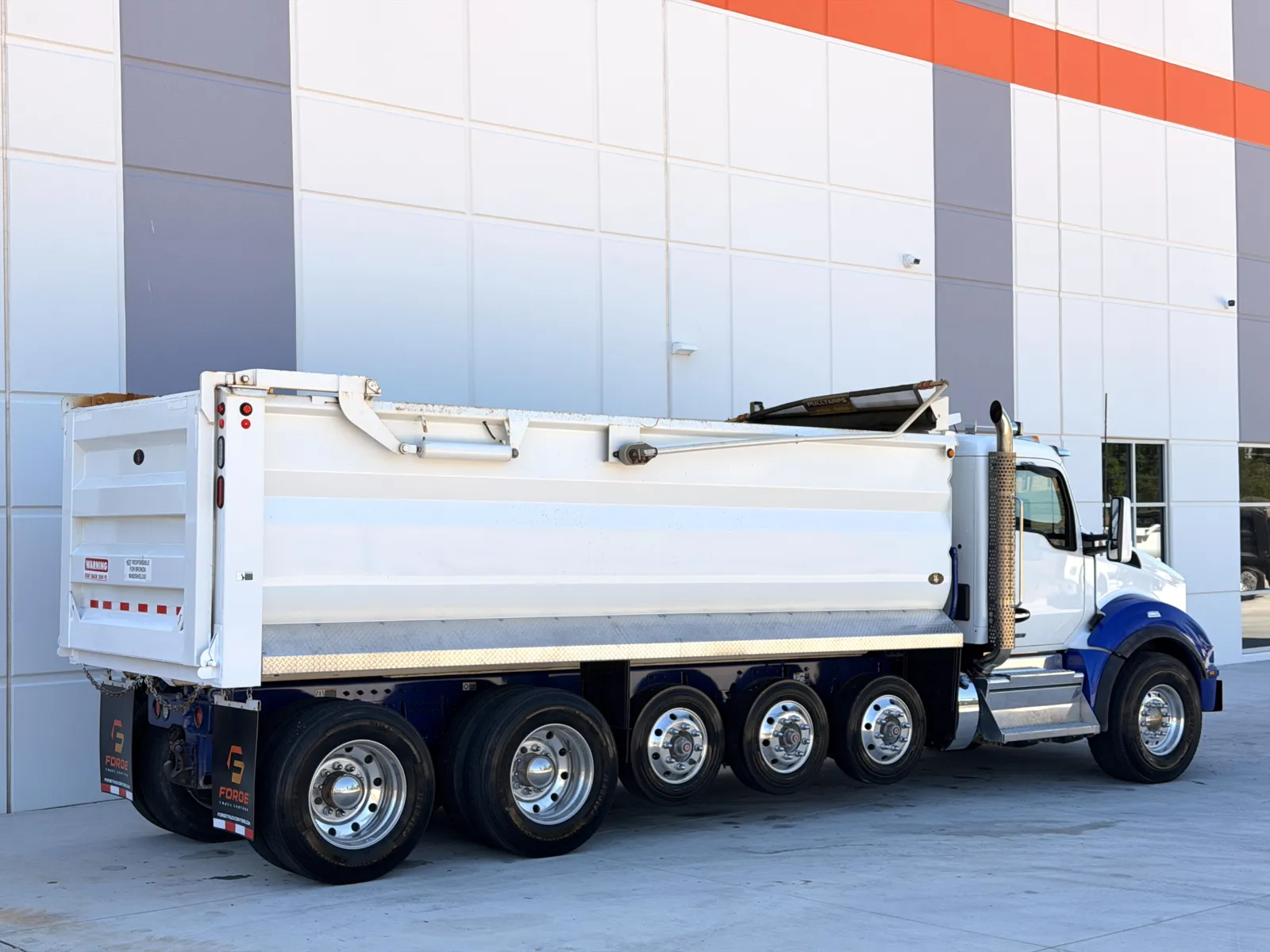 2023 Kenworth T880 - image 6