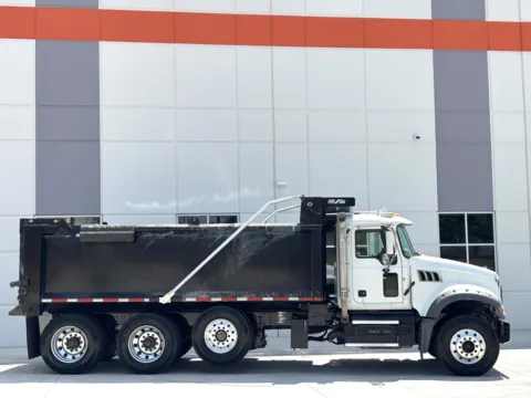 More photos of 2023 MACK GR84F at Forge Truck Centers - South Carolina, SC
