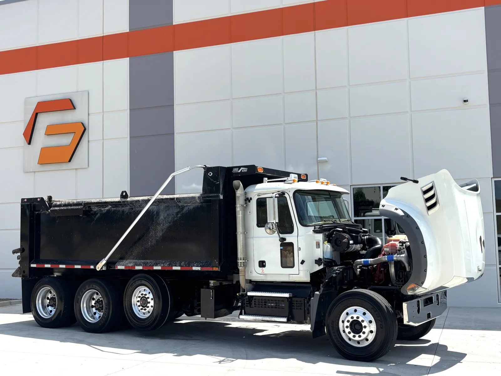 2023 Mack Granite - image 10