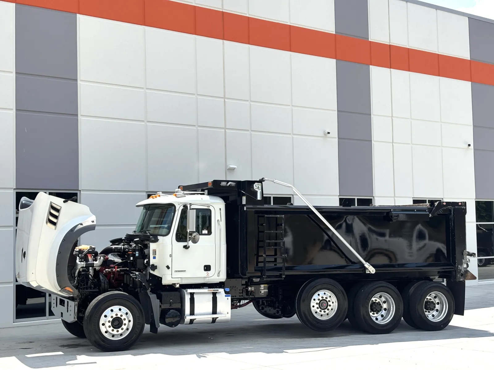 2023 Mack Granite - image 11