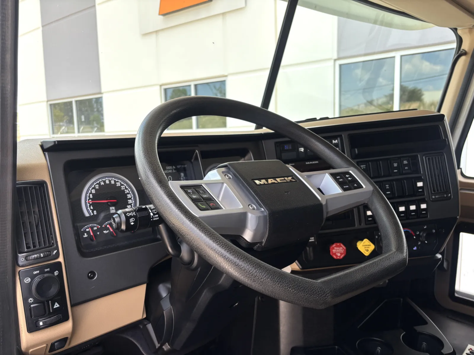 2023 Mack Granite - image 15