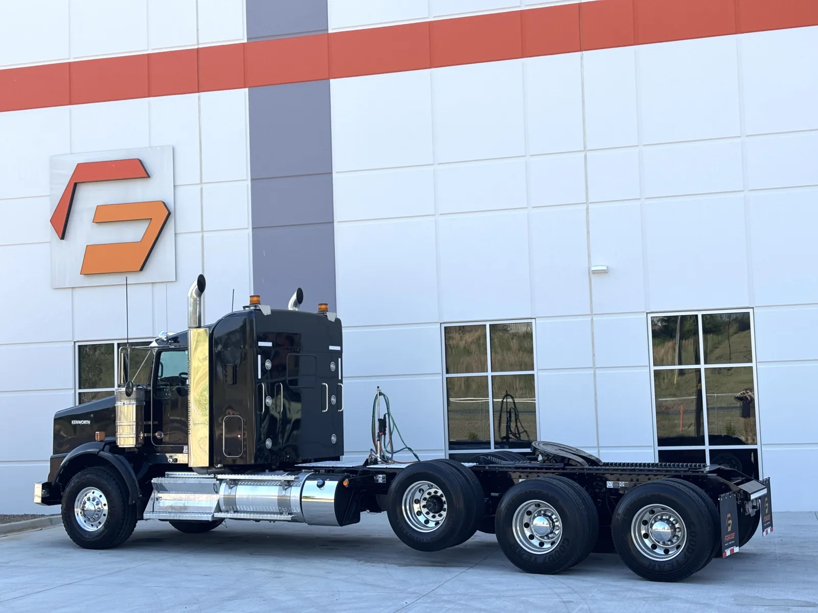 2024 Kenworth T800 - image 6