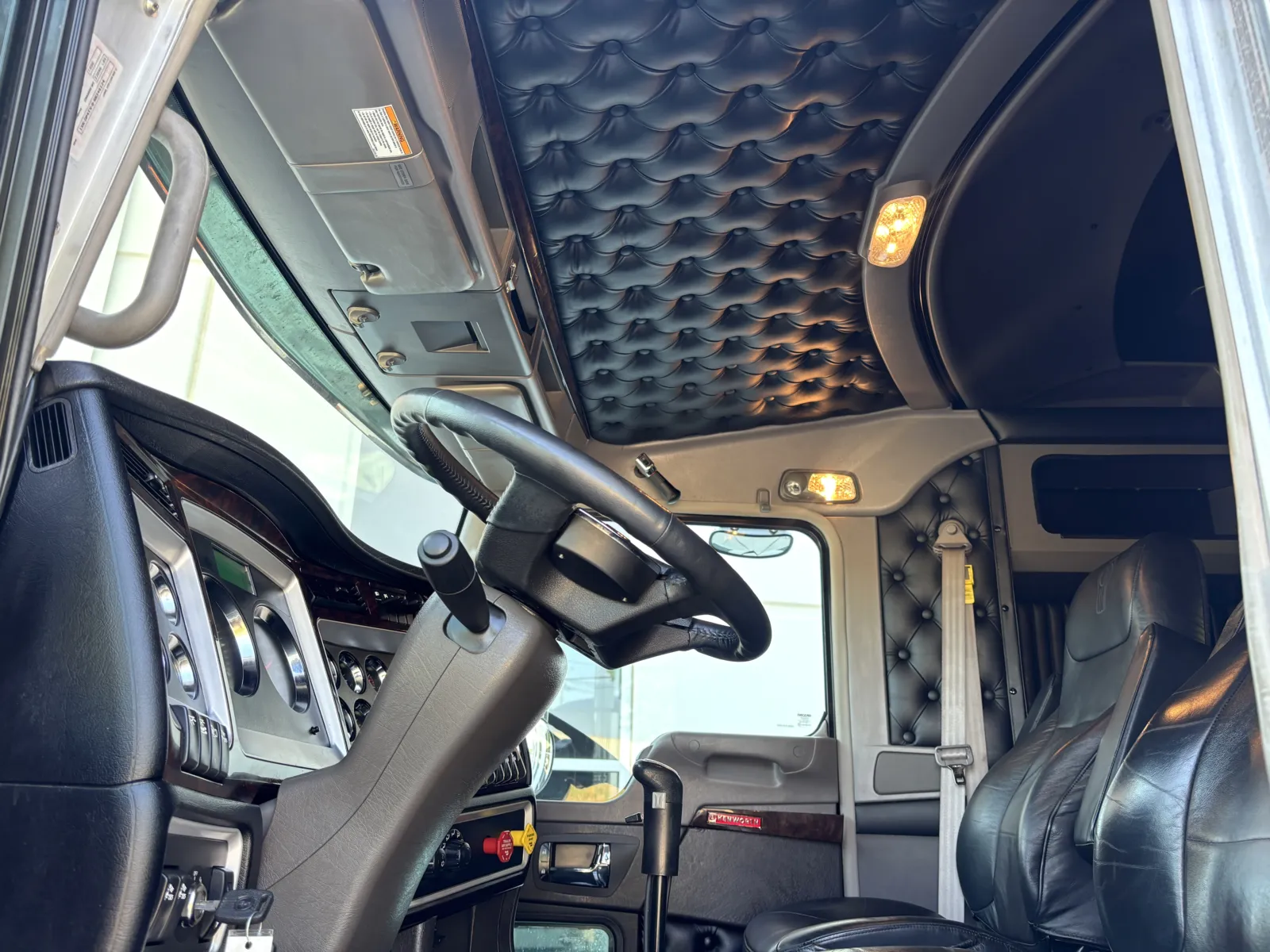 2024 Kenworth T800 - image 14