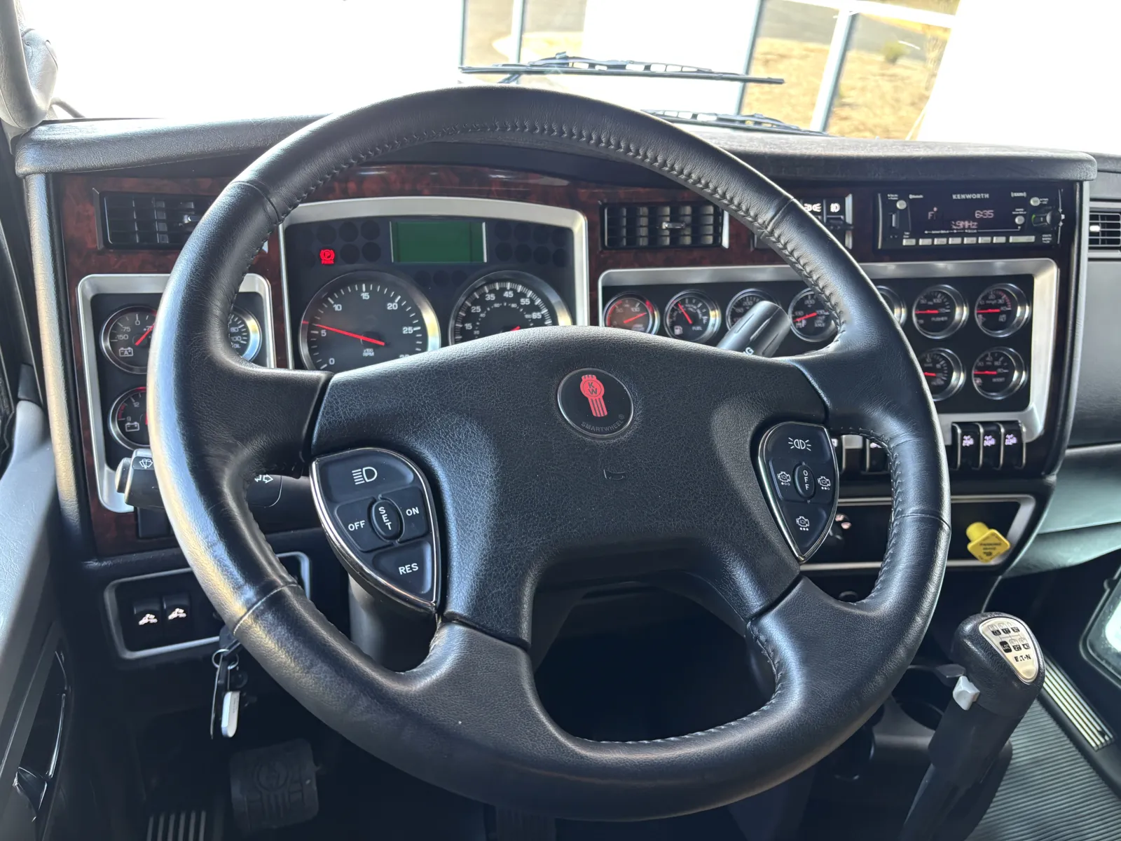 2024 Kenworth T800 - image 16