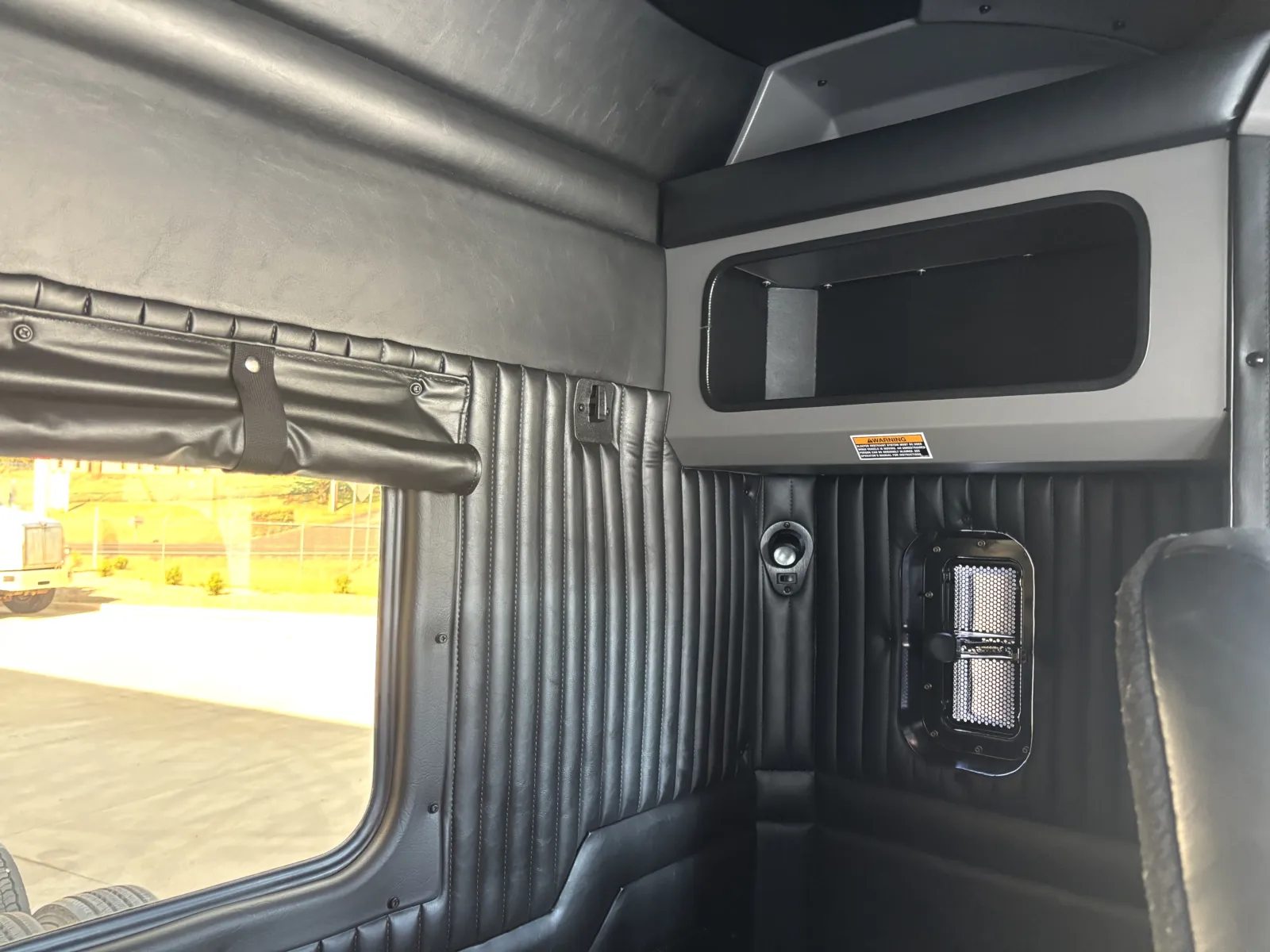 2024 Kenworth T800 - image 21