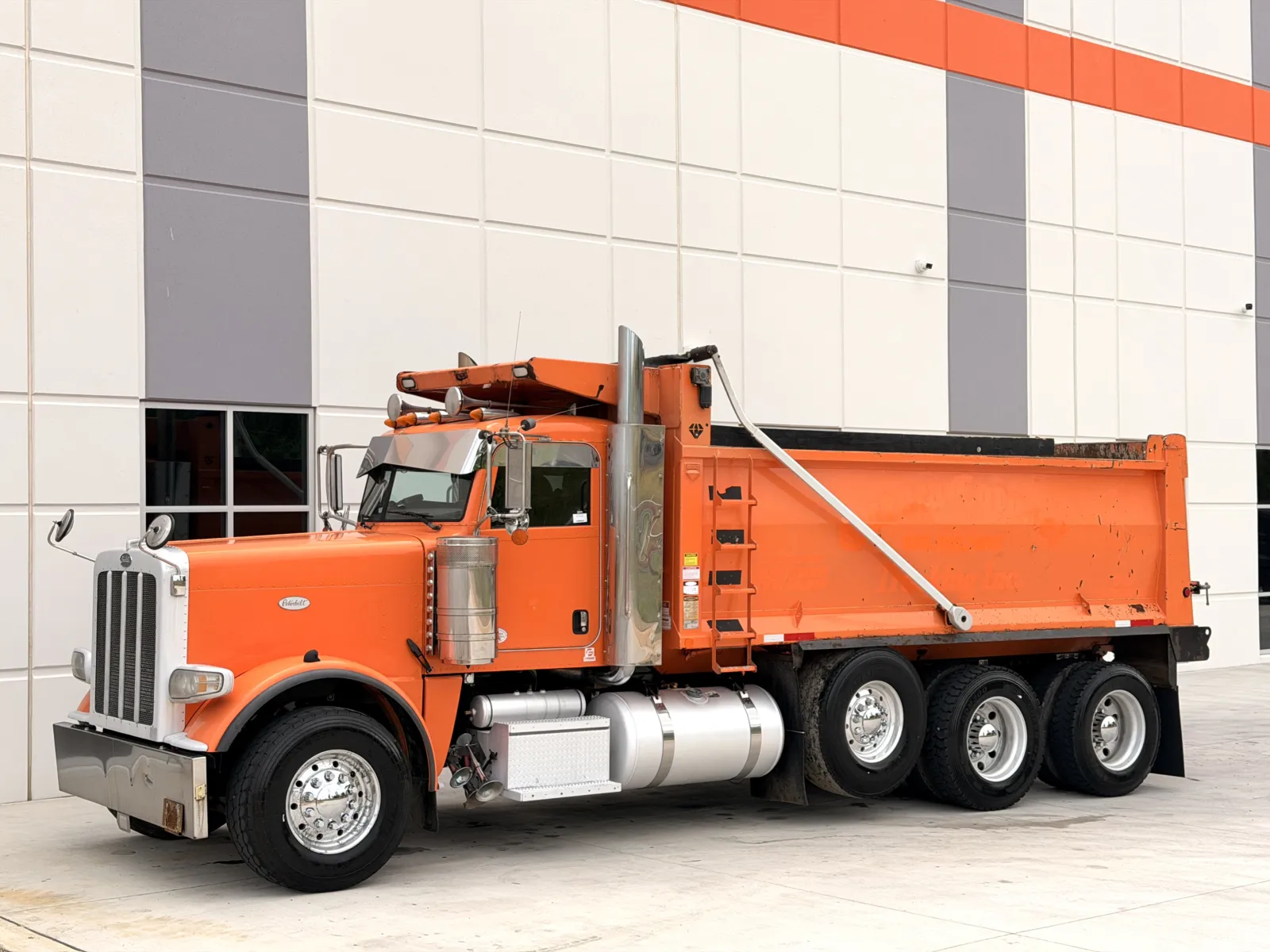 2018 Peterbilt 389 in Greer, SC — photo 3