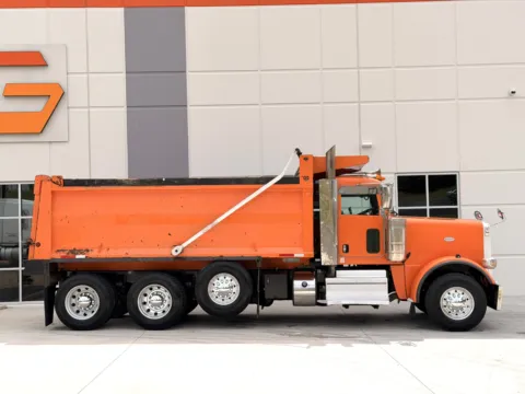 More photos of 2018 PETERBILT 389 at Forge Truck Centers - South Carolina, SC