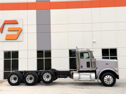 Another view of 2016 PETERBILT 389 for sale in Greer, SC at Forge Truck Centers - South Carolina