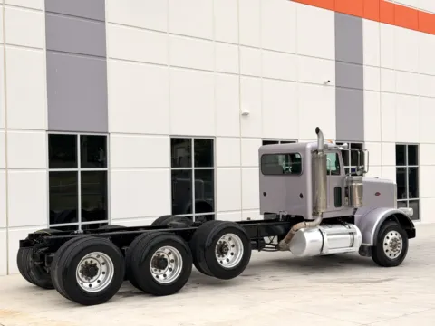 More photos of 2016 PETERBILT 389 at Forge Truck Centers - South Carolina, SC