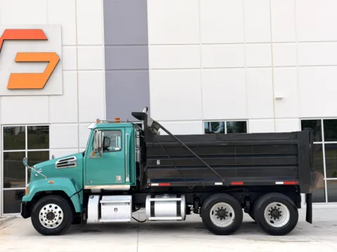 More photos of 2015 WESTERN STAR 4700 at Forge Truck Centers - South Carolina, SC