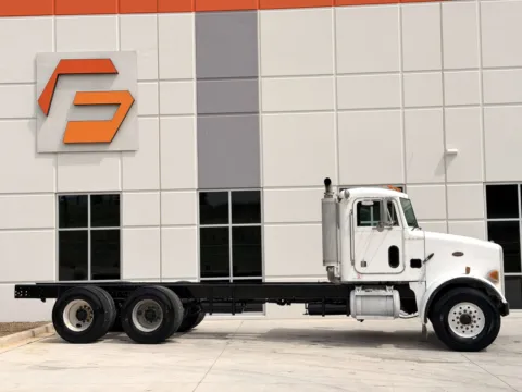 Another view of 2000 PETERBILT 357 for sale in Greer, SC at Forge Truck Centers - South Carolina