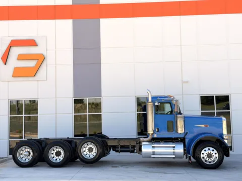 Another view of 2016 PETERBILT 389 for sale in Greer, SC at Forge Truck Centers - South Carolina
