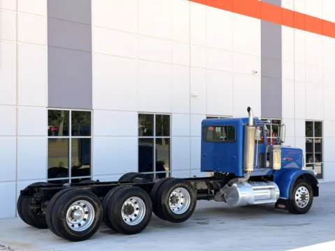 More photos of 2016 PETERBILT 389 at Forge Truck Centers - South Carolina, SC