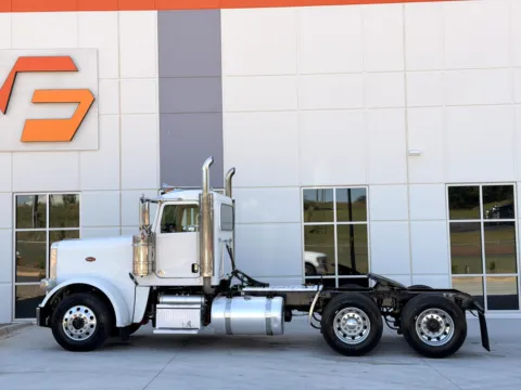 More photos of 2020 PETERBILT 389 at Forge Truck Centers - South Carolina, SC