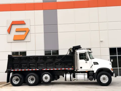 More photos of 2004 MACK CV713 at Forge Truck Centers - South Carolina, SC