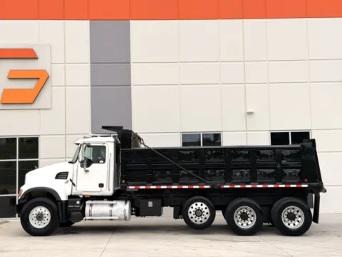 More photos of 2004 MACK CV713 at Forge Truck Centers - South Carolina, SC
