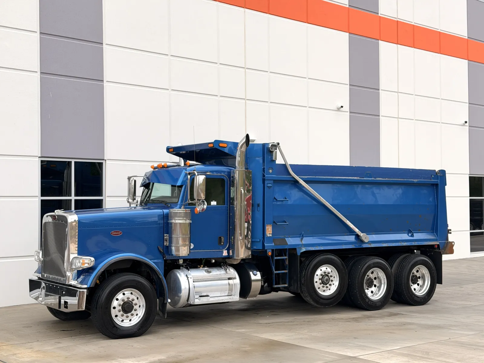 2016 Peterbilt 389 in Greer, SC — photo 3