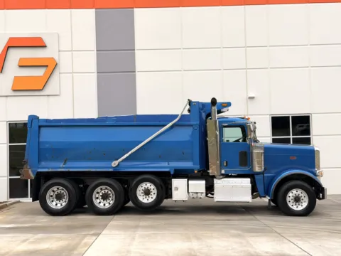 More photos of 2016 PETERBILT 389 at Forge Truck Centers - South Carolina, SC
