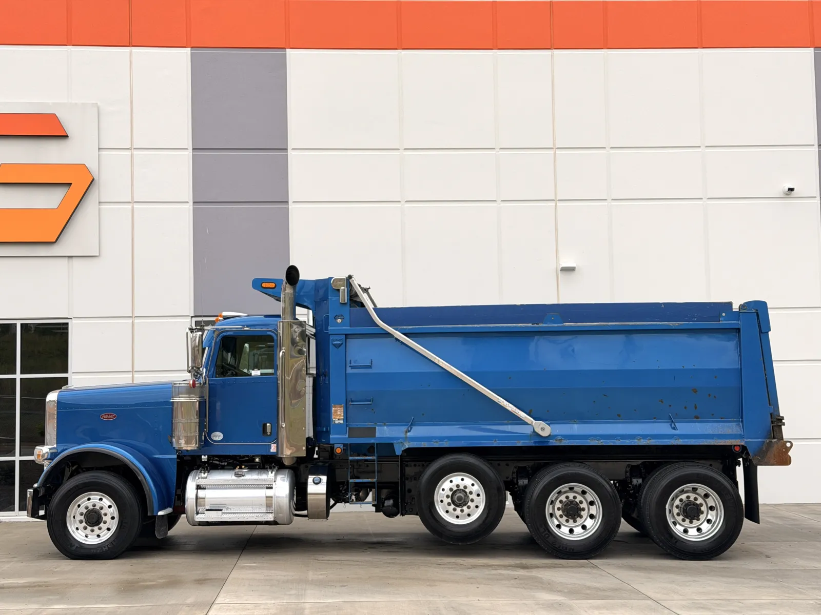 2016 Peterbilt 389 in Greer, SC — photo 5