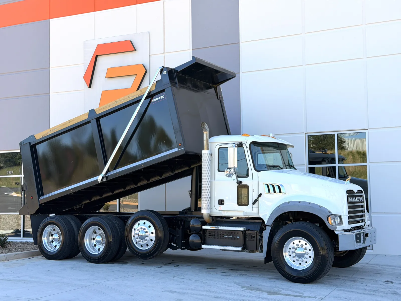 2020 Mack Granite