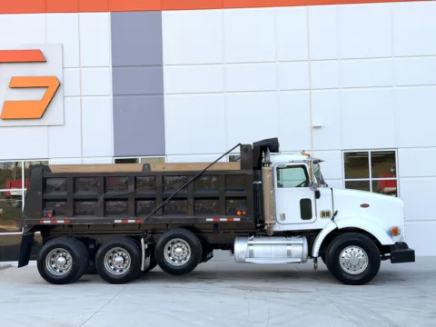 More photos of 2006 PETERBILT 378 at Forge Truck Centers - South Carolina, SC