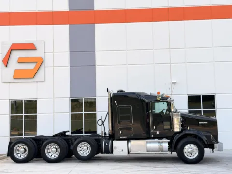 Another view of 2012 KENWORTH T800 for sale in Greer, SC at Forge Truck Centers - South Carolina