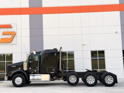 More photos of 2012 KENWORTH T800 at Forge Truck Centers - South Carolina, SC