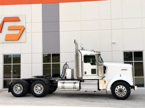 Another view of 2019 KENWORTH W900 for sale in Greer, SC at Forge Truck Centers - South Carolina