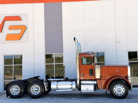 Another view of 2016 PETERBILT 389 for sale in Greer, SC at Forge Truck Centers - South Carolina