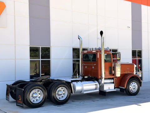 More photos of 2016 PETERBILT 389 at Forge Truck Centers - South Carolina, SC