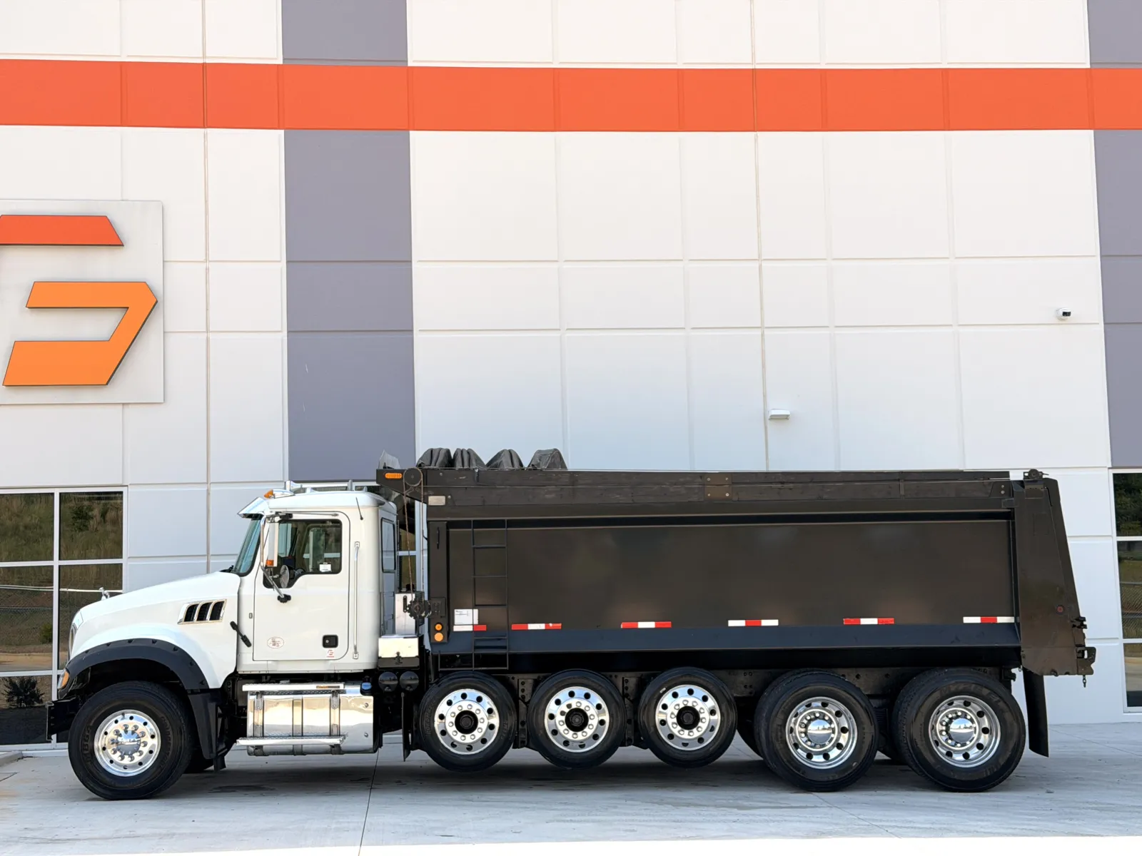 2019 Mack Granite in Greer, SC — photo 5