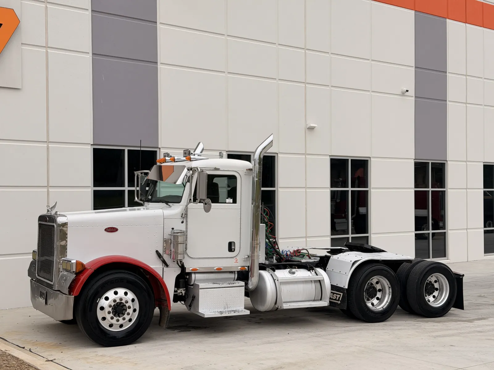 2005 Peterbilt 379 in Greer, SC — photo 2
