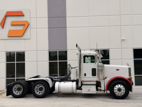 Another view of 2005 PETERBILT 379 for sale in Greer, SC at Forge Truck Centers - South Carolina